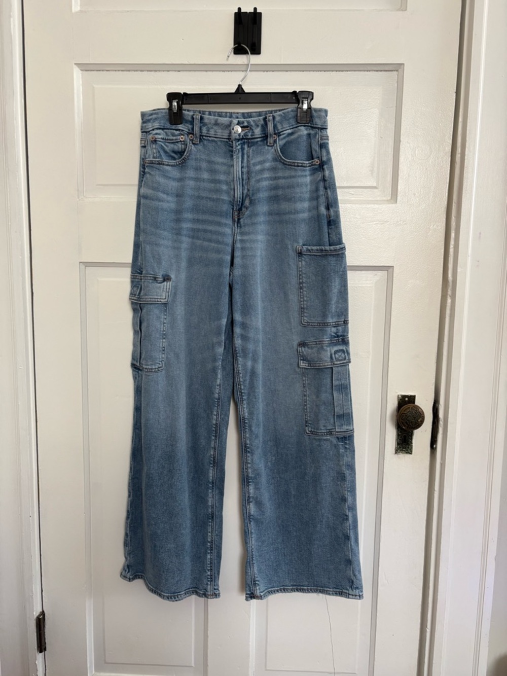 American Eagle Outfitters Light Blue Wide-Leg Cargo Jeans
